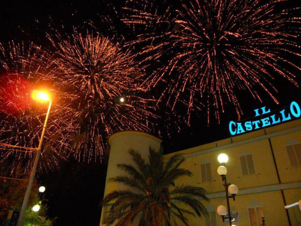 Hotel Il Castello Paola Exterior foto